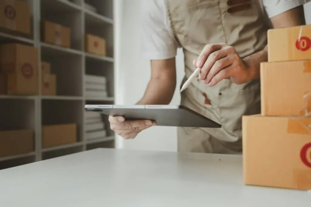 Créer une boutique en ligne Shopify : guide complet sur Waxoo.fr.